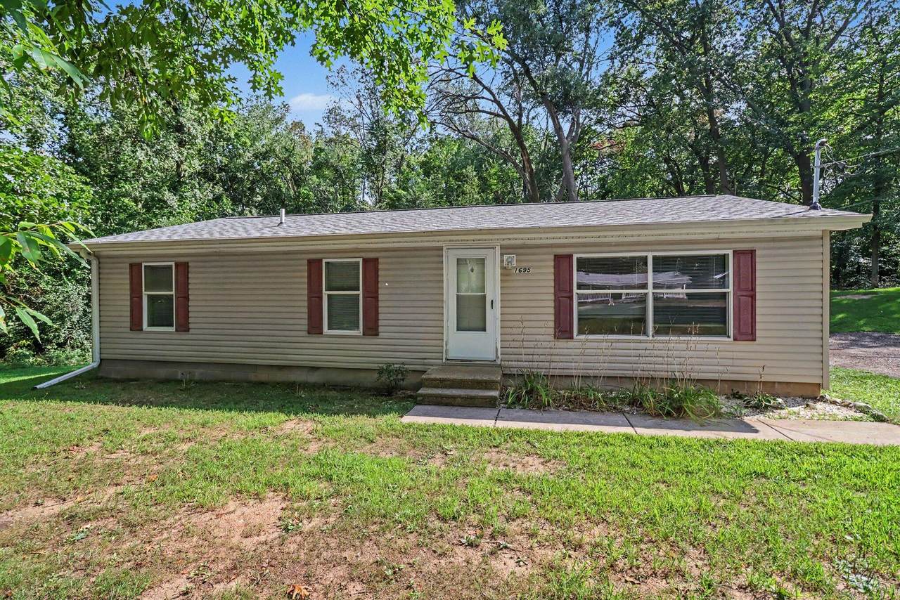 1695 Quaker Avenue - Photo 1