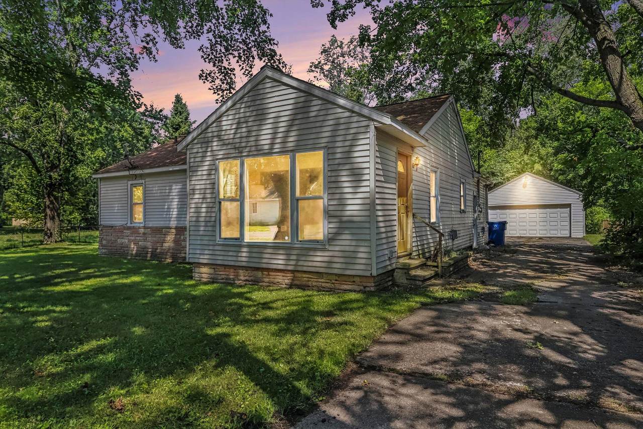 1711 Colby Avenue - Photo 1