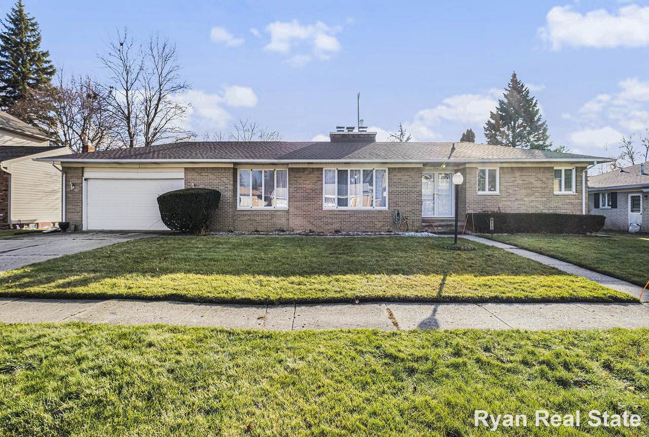 1841 Springfield Street - Photo 1