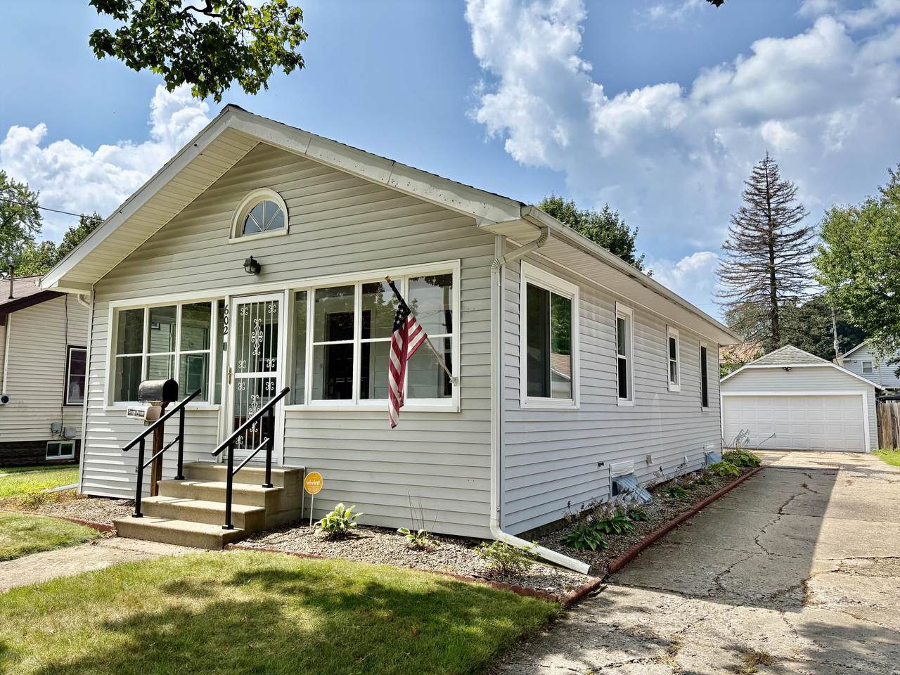 602 Seventh Street - Photo 1