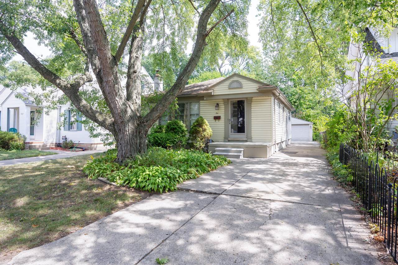 711 Kayser Avenue - Photo 1