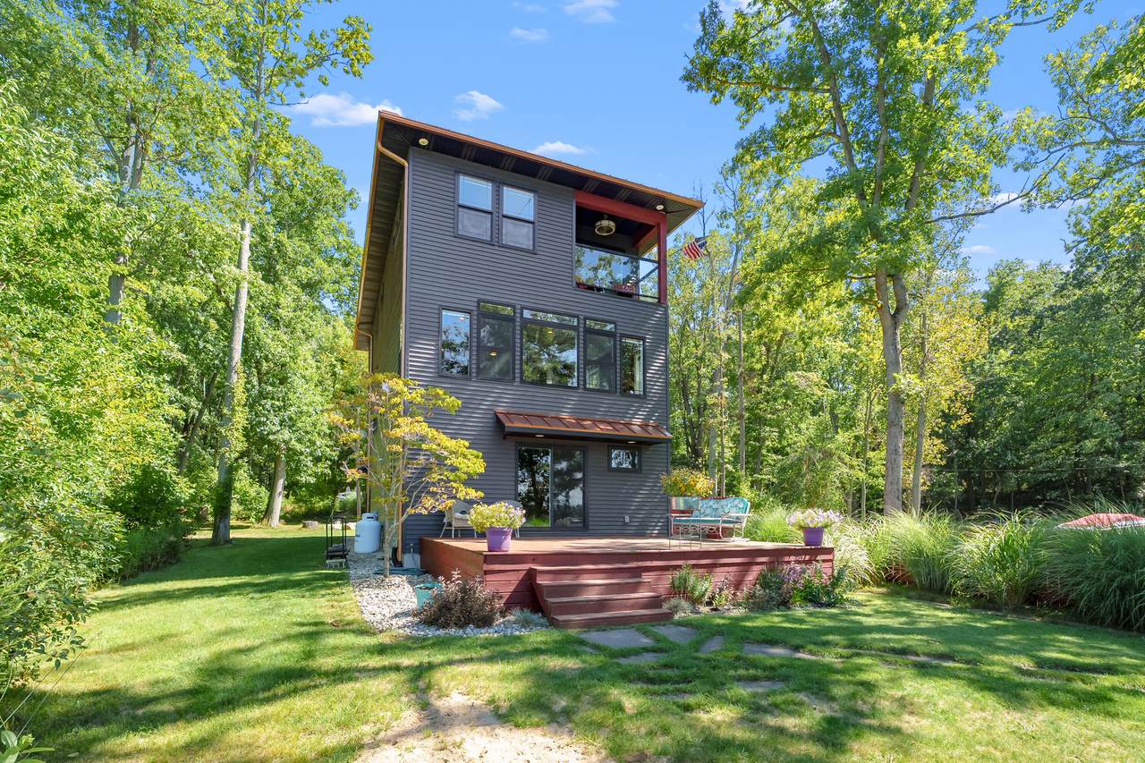 6840 Flower Drive - Photo 1