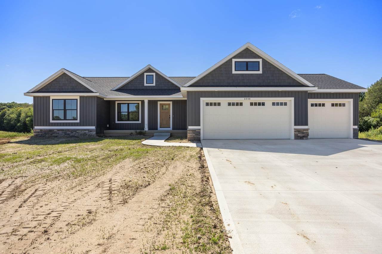 3286 Stonehill Court - Photo 1