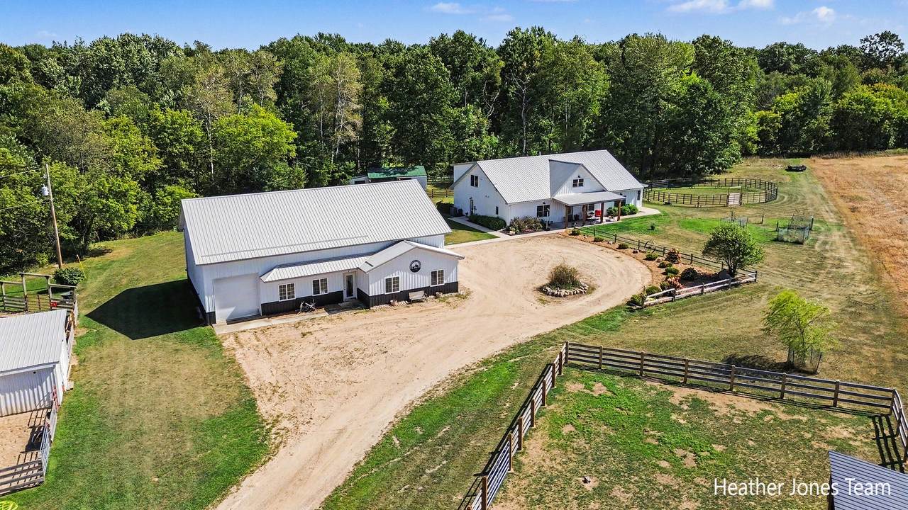 8872 Spencer Road - Photo 1