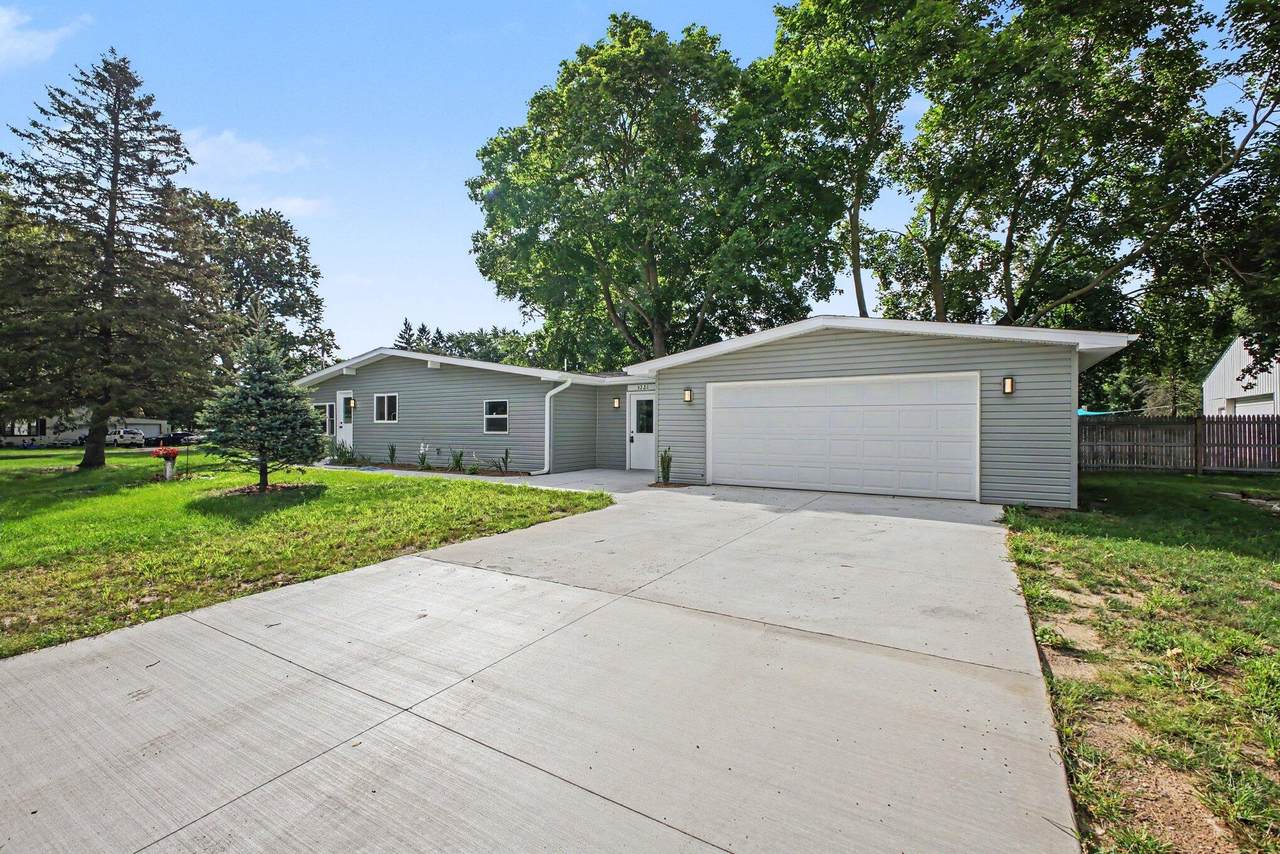 3221 Irene Street - Photo 1