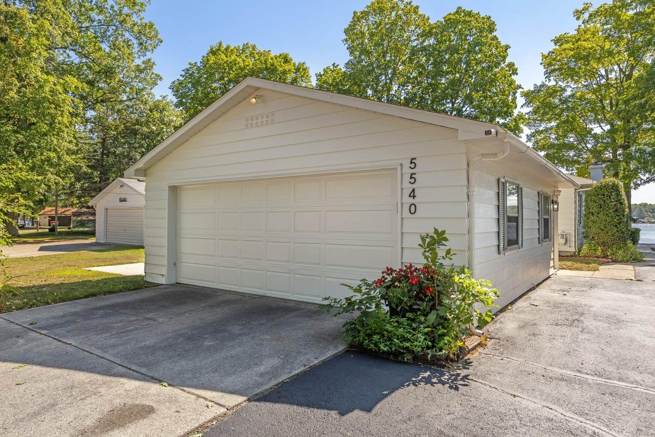 5540 Cozy Point Drive - Photo 1