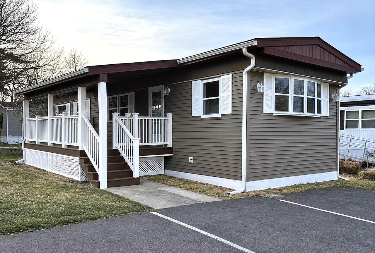 875 Grand River Avenue - Photo 1