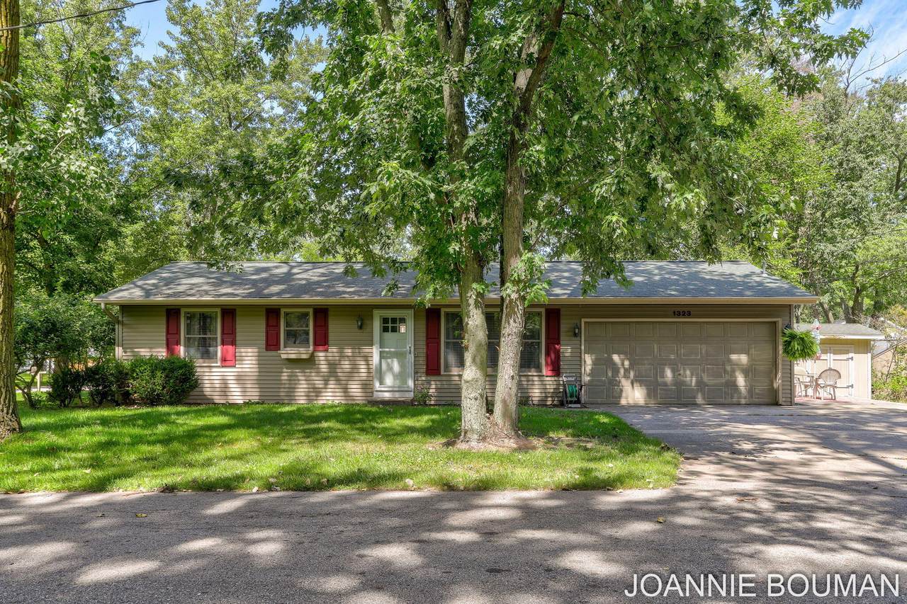 1323 Floral Street - Photo 1