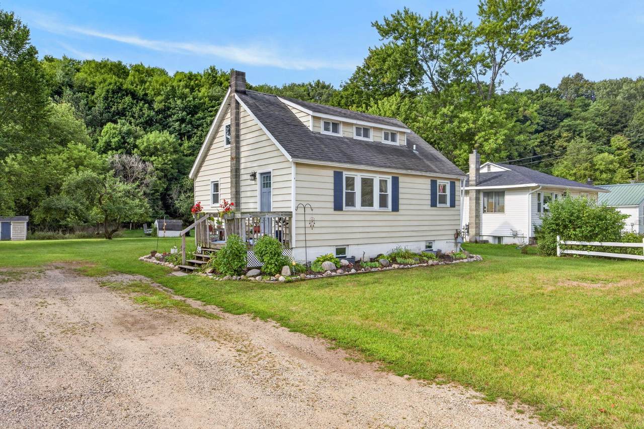 625 Bridge Street - Photo 1