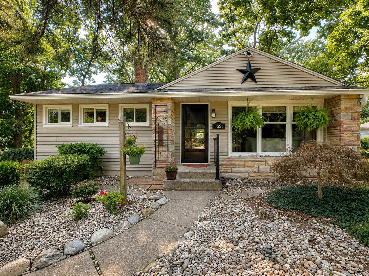 3221 Virginia Avenue - Photo 1