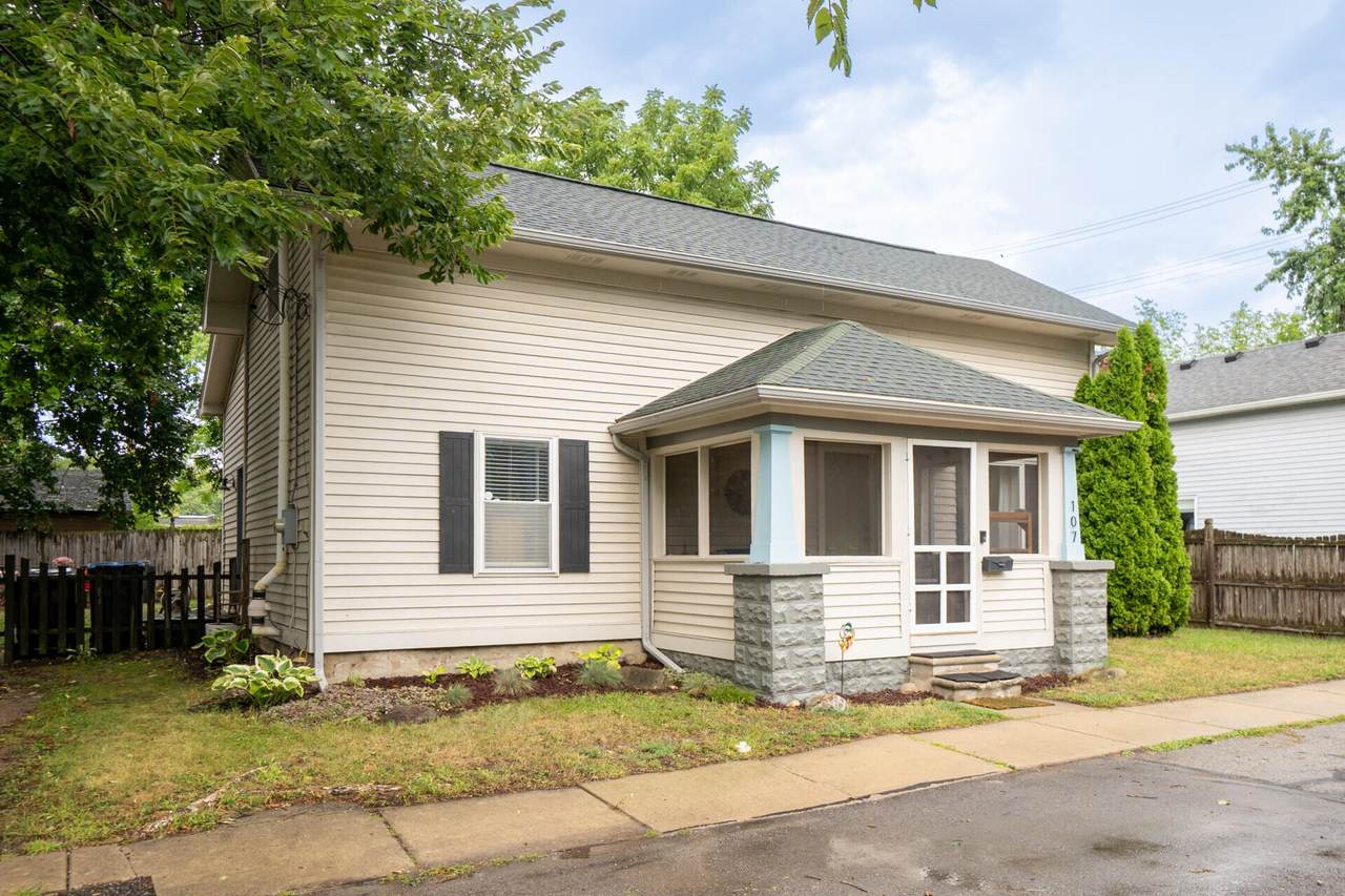 107 Babbitt Street - Photo 1