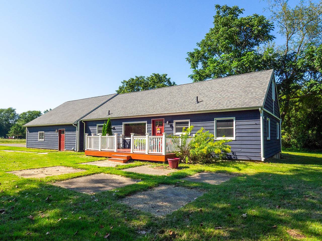 557 James Street - Photo 1