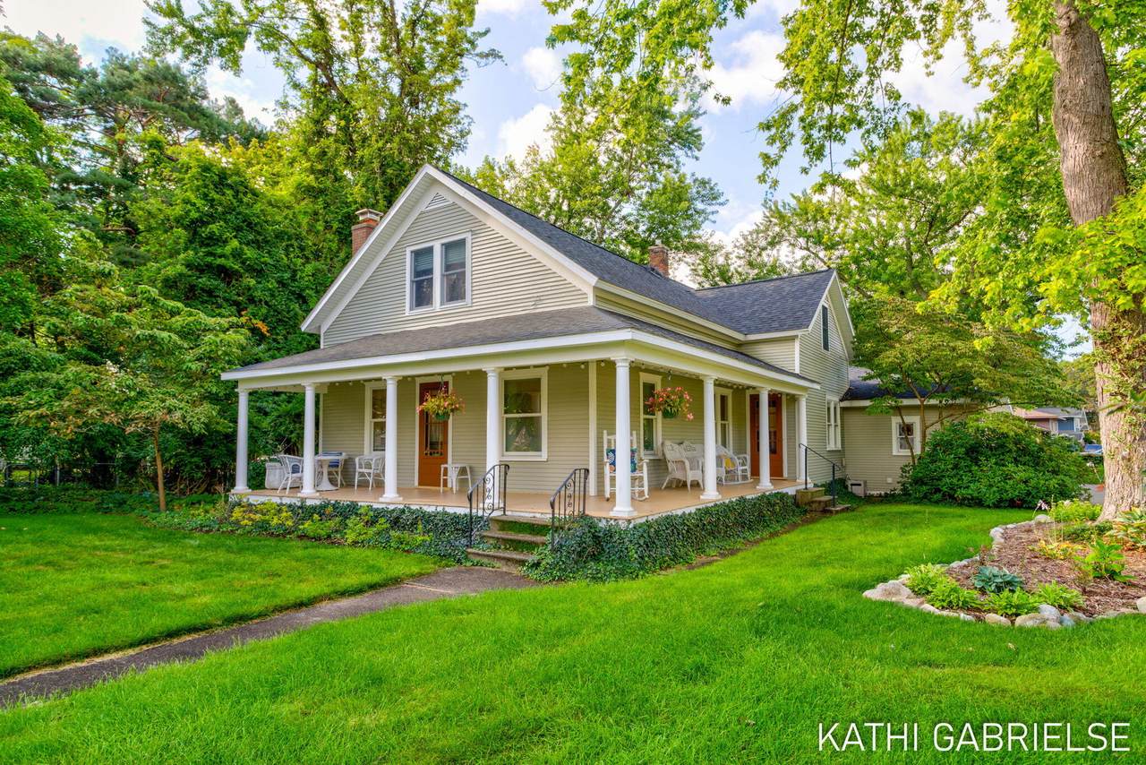 379 Lake Avenue - Photo 1