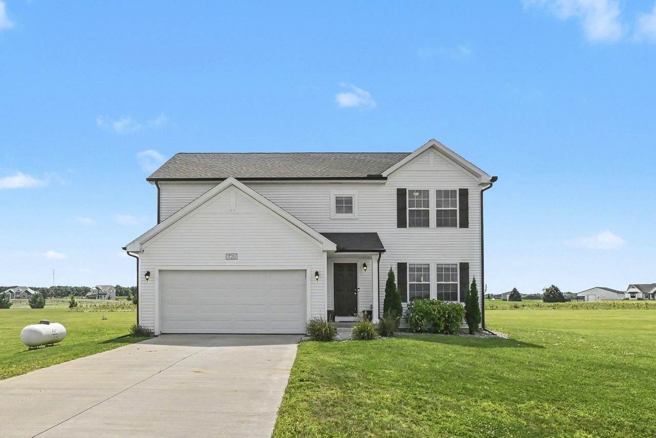 17211 Country Lane - Photo 1