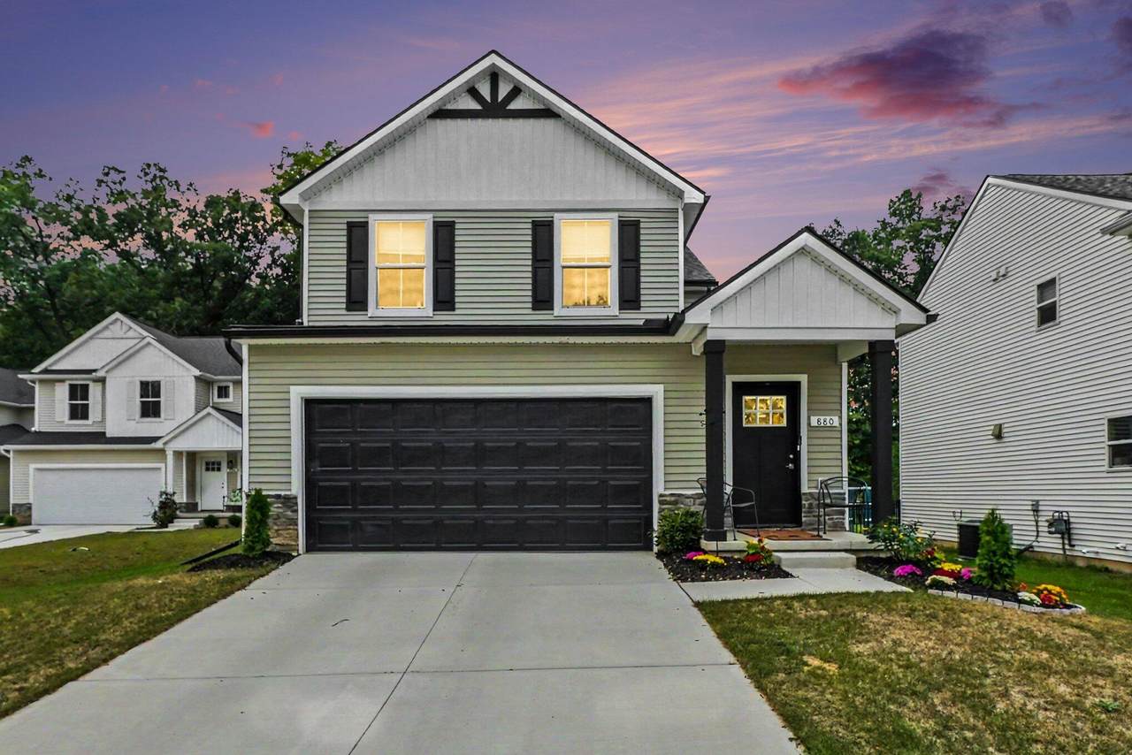 880 Machnik Drive - Photo 1