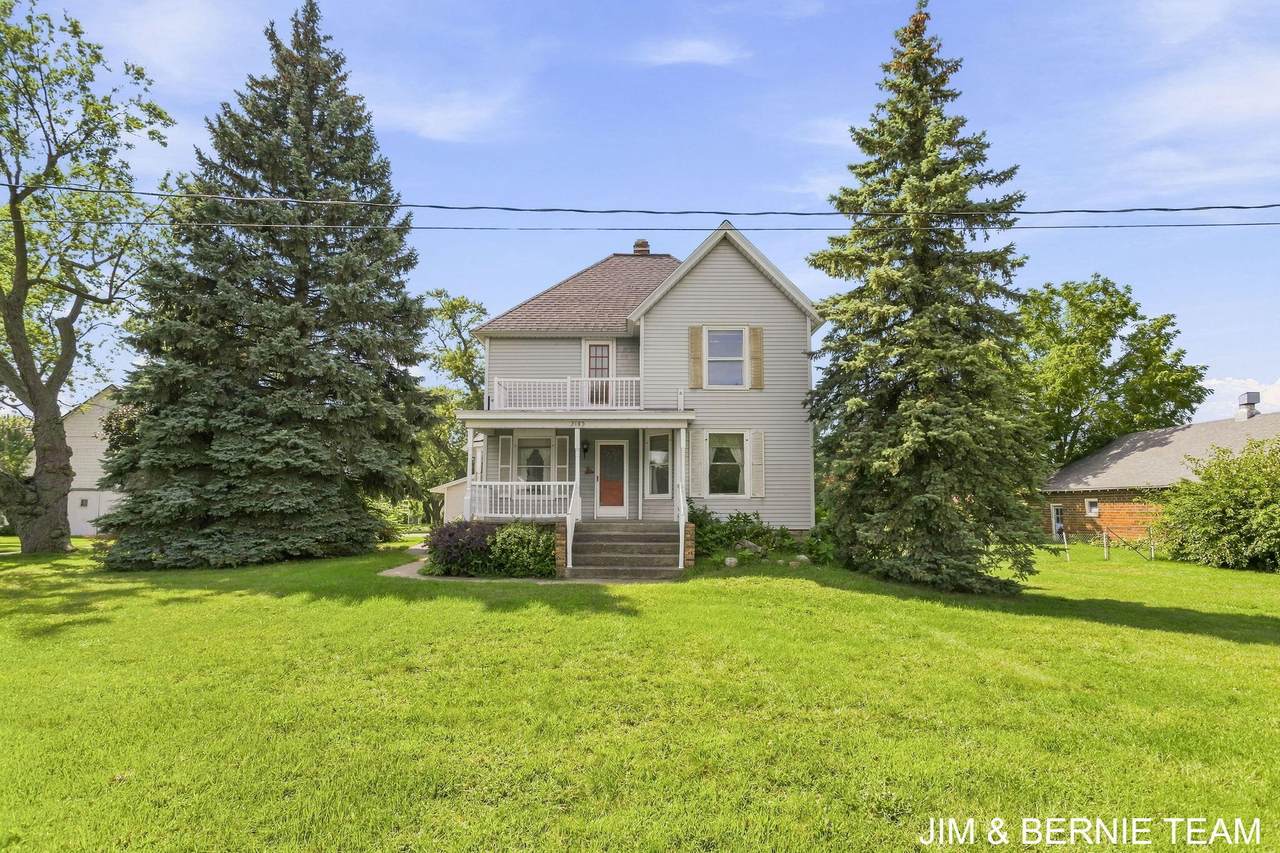 3185 104th Avenue - Photo 1