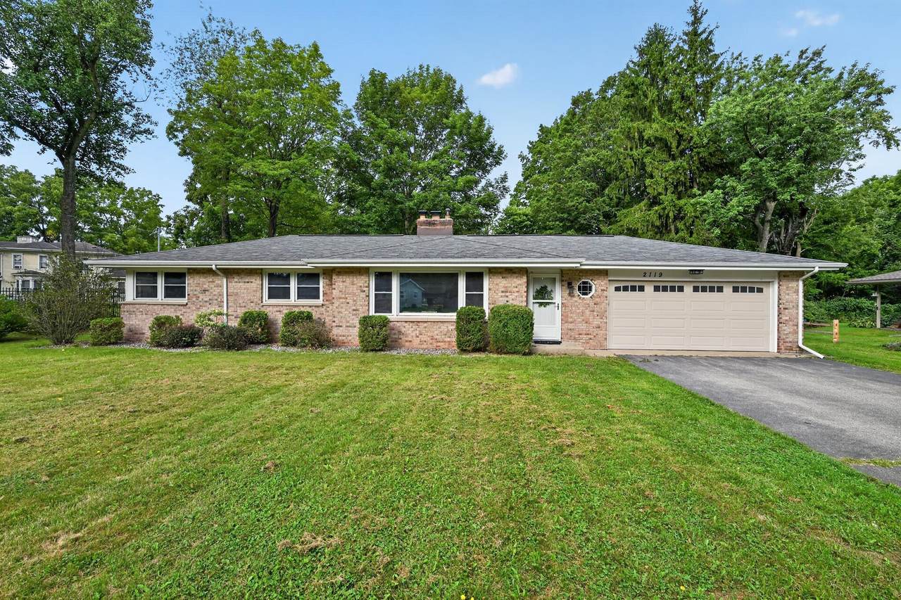 2119 Clark Avenue - Photo 1