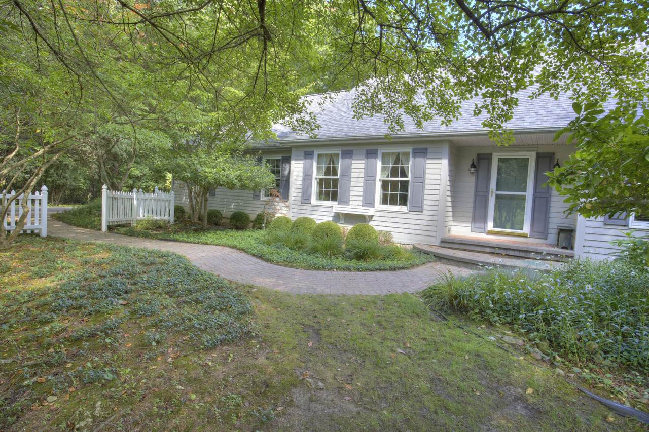 4890 Mill Run - Photo 1