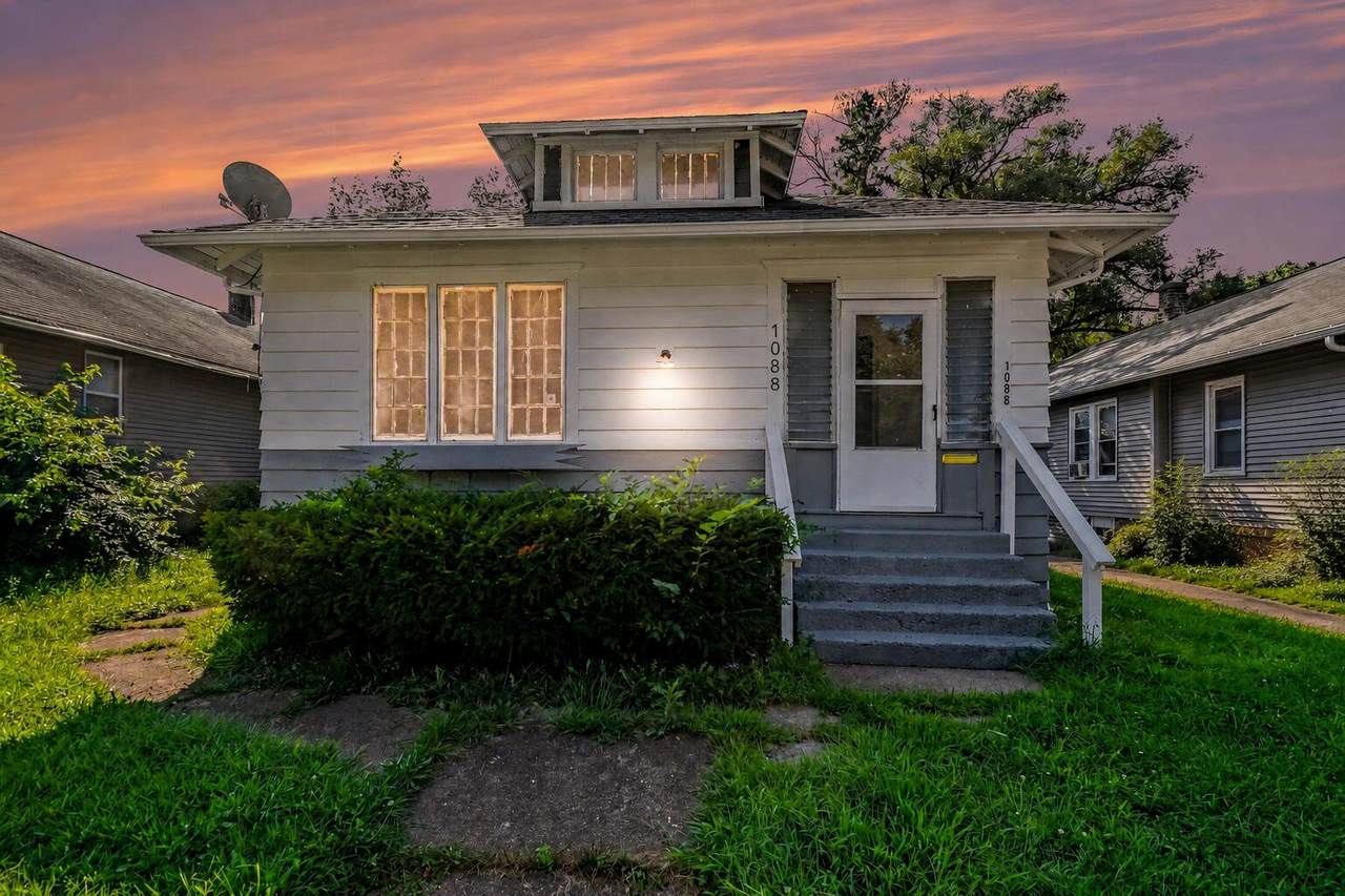 1088 Ogden Avenue - Photo 1