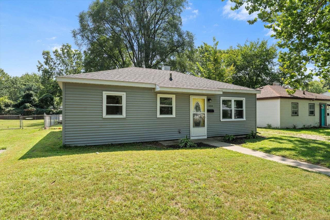 1822 Sycamore Street - Photo 1