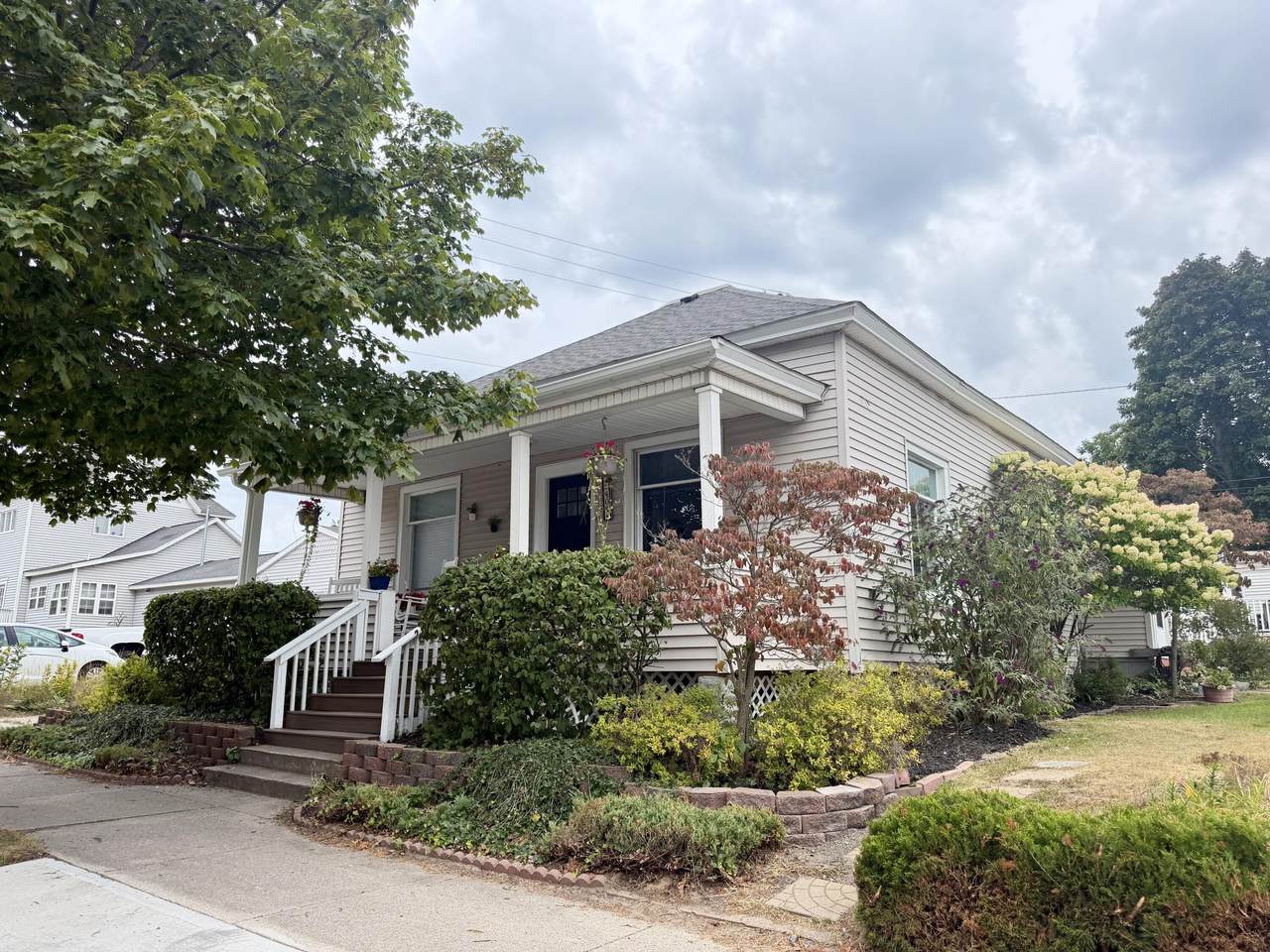 404 Court Street - Photo 1