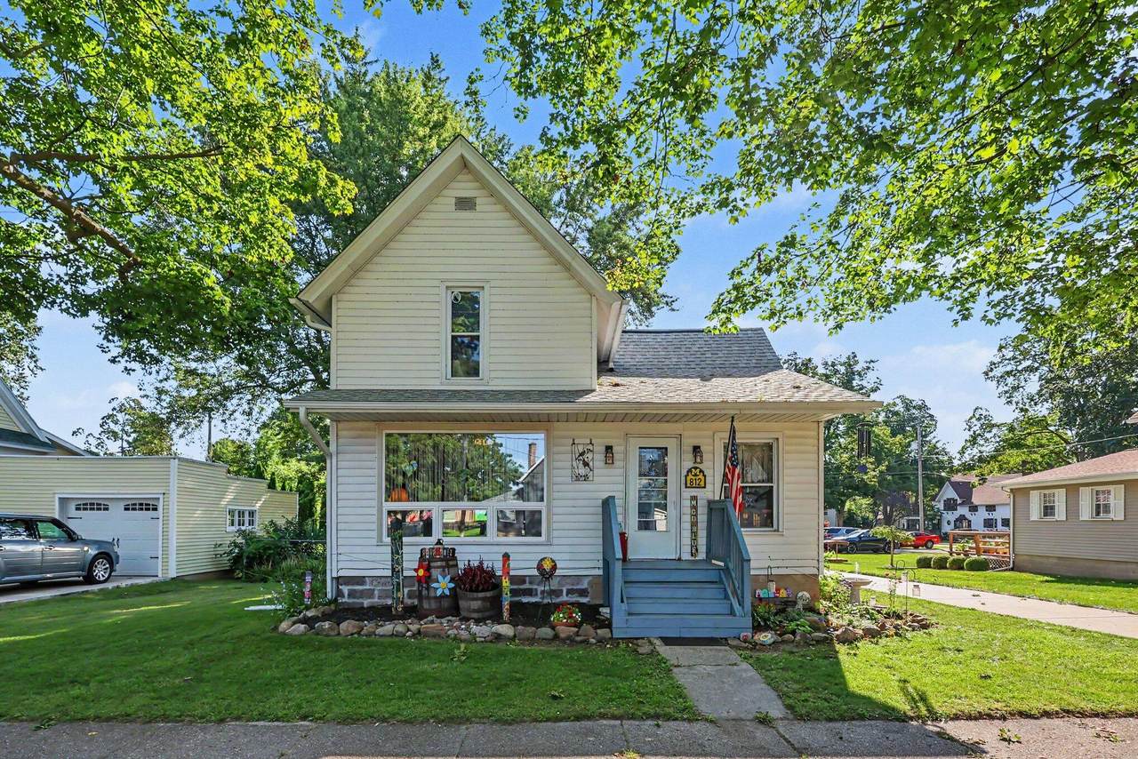 812 6th Avenue - Photo 1