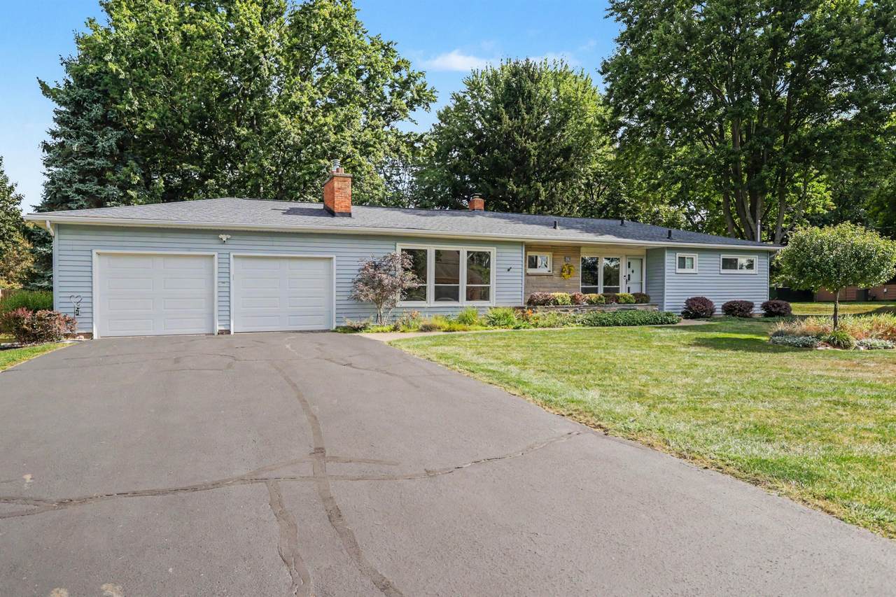 336 Lakeshore Drive - Photo 1