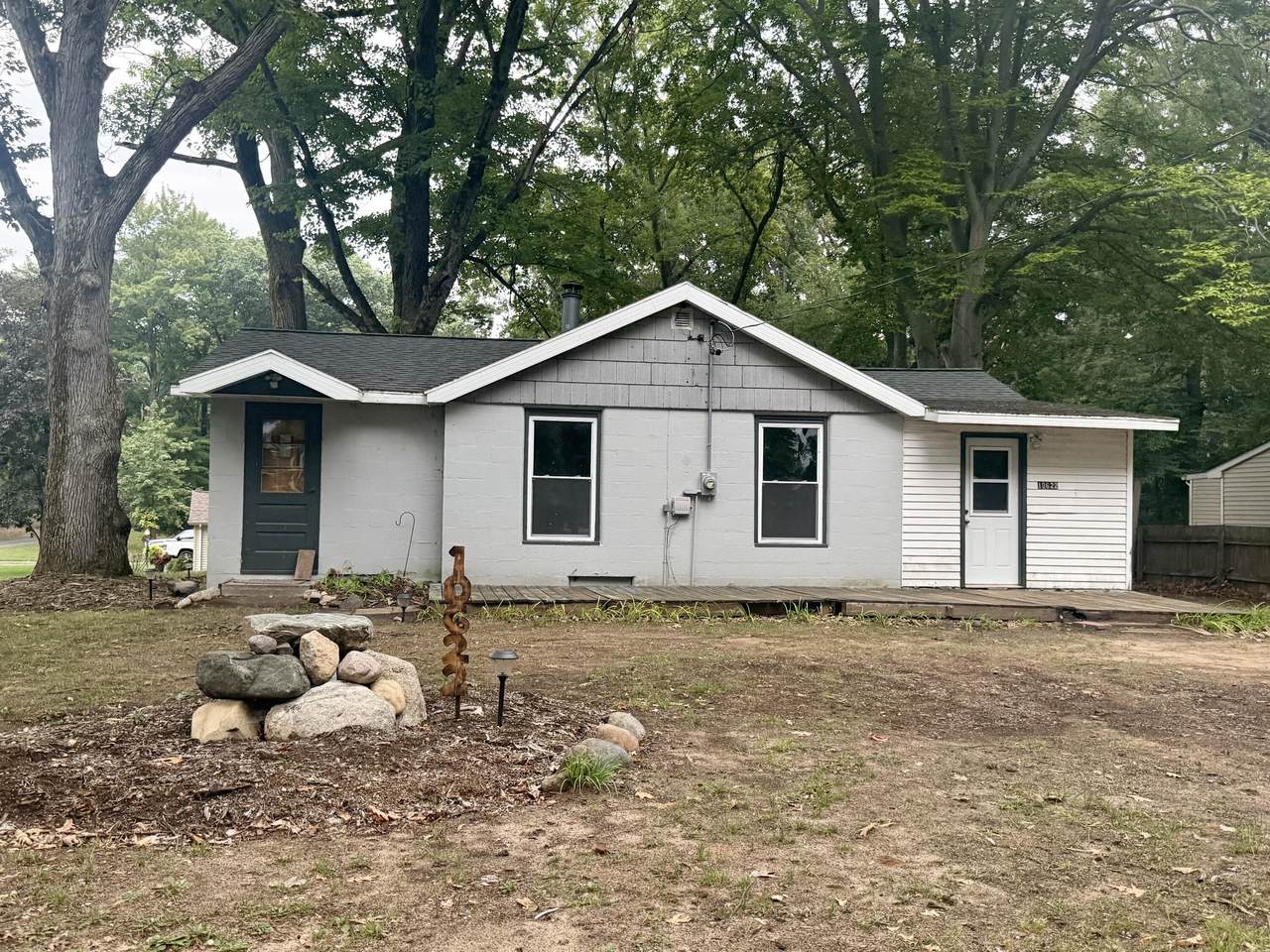 10622 Round Lake Drive - Photo 1
