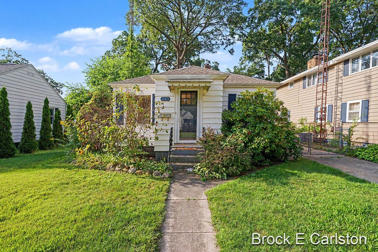 2315 Harding Avenue - Photo 1