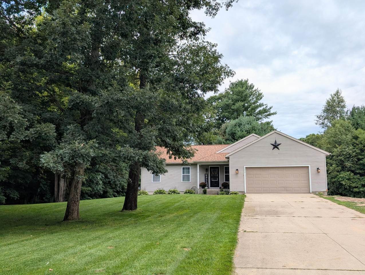 3230 Sarah Circle - Photo 1