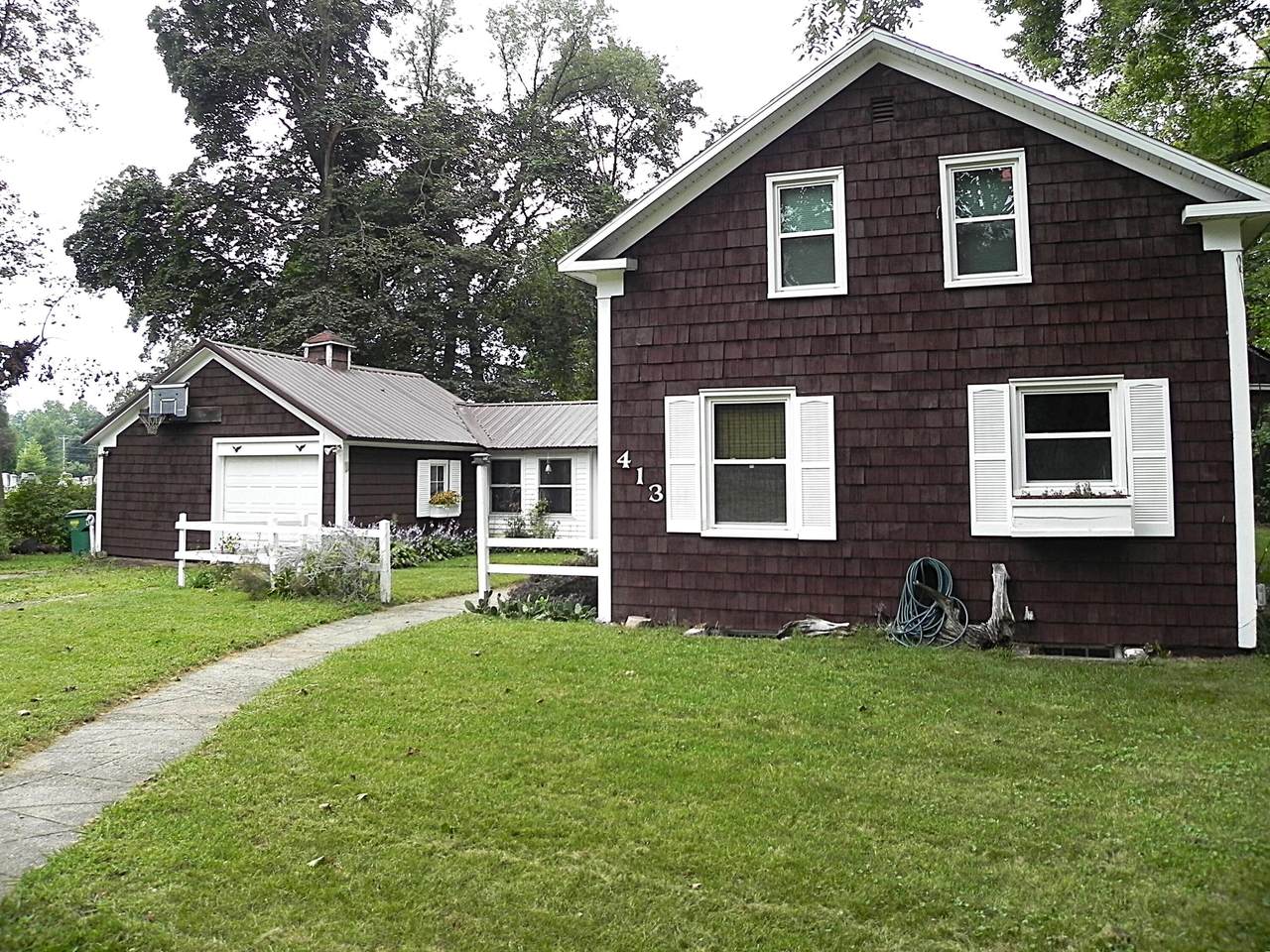 413 Monroe Street - Photo 1