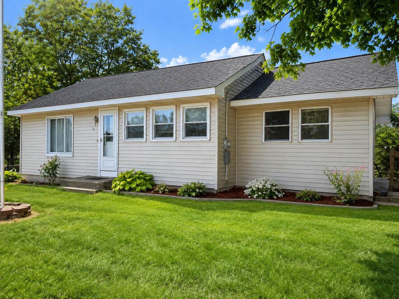 156 Stearns Street - Photo 1