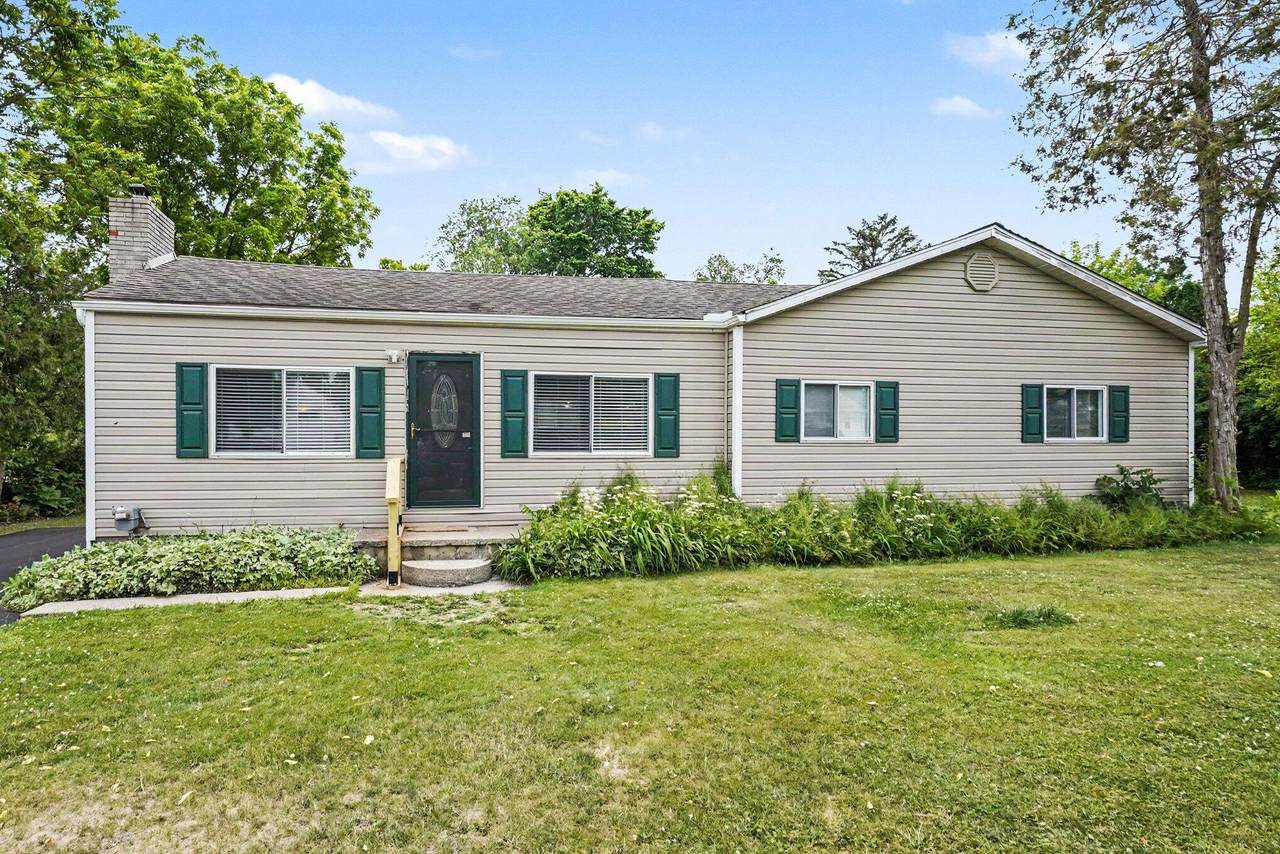 3472 Esson Drive - Photo 1