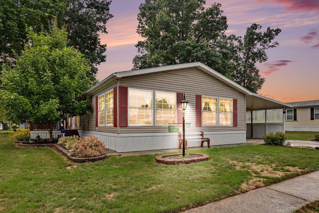 15877 Cottonwood Avenue - Photo 1