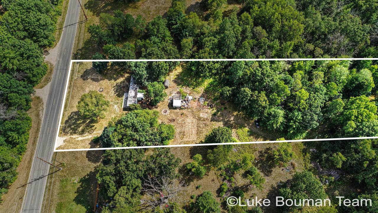 12265 190th Avenue - Photo 1