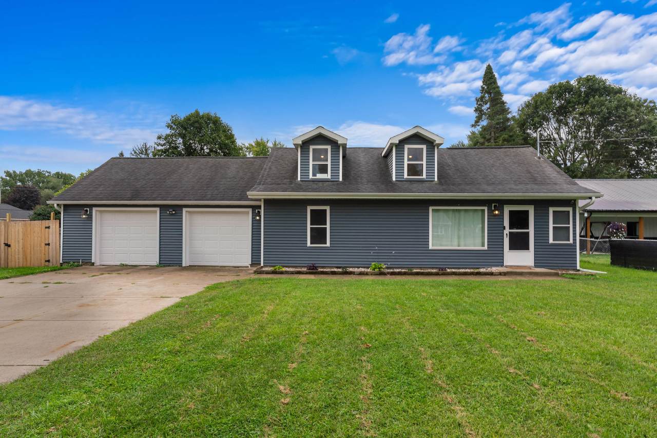 145 Falcon Road - Photo 1