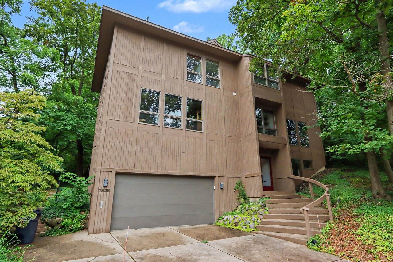 1828 Greenlawn Avenue - Photo 1