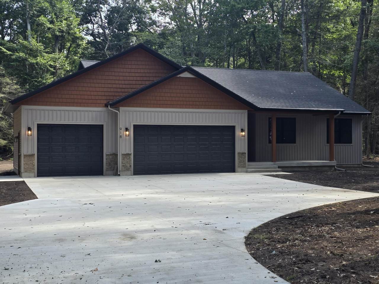 918 Scenic Drive - Photo 1