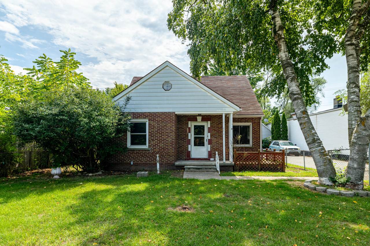 1404 Holmes Road - Photo 1