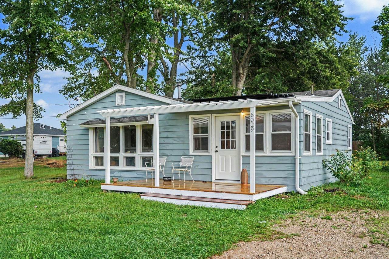 6029 Keigley Street - Photo 1
