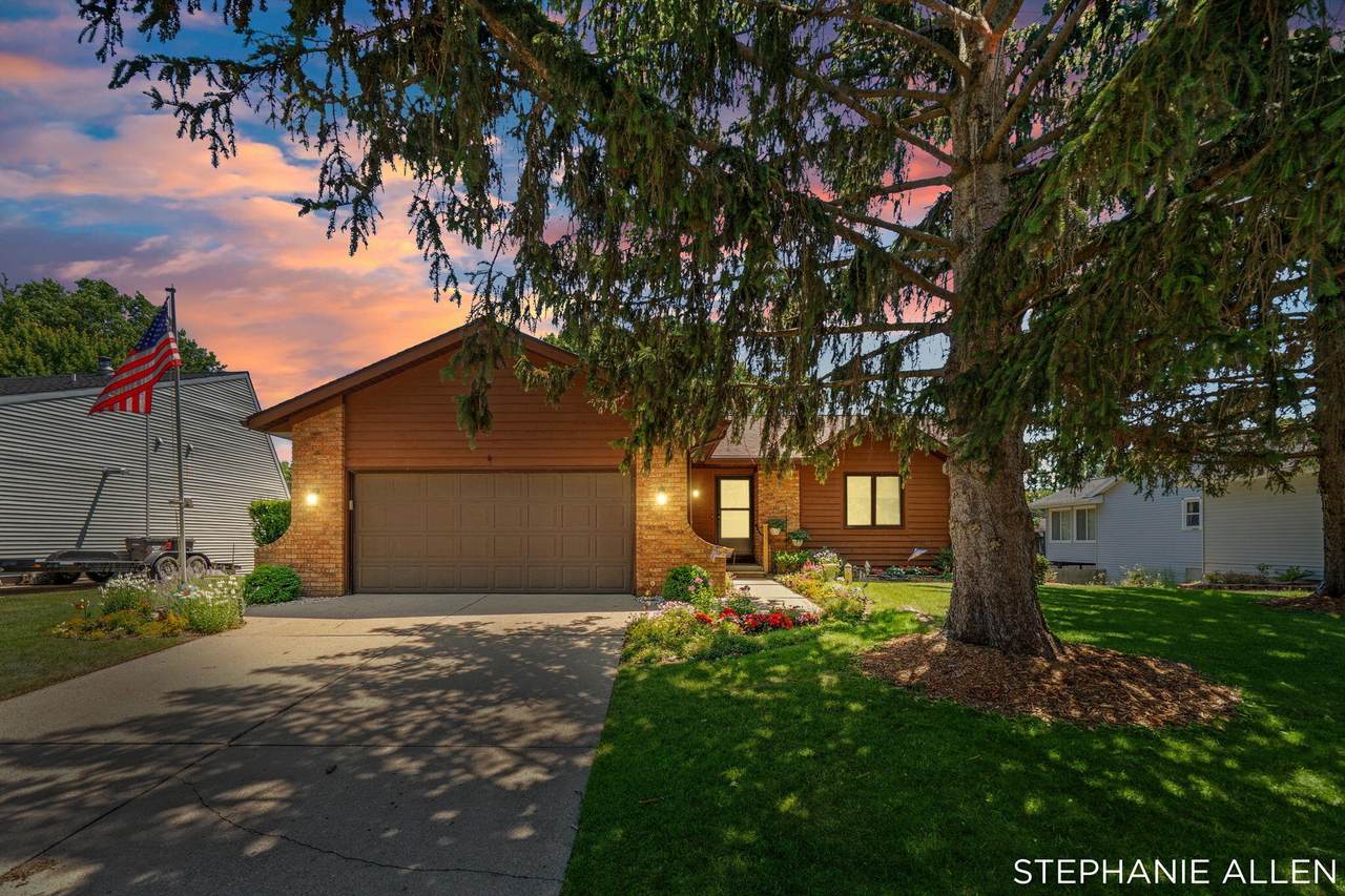 4624 Wyatt Street - Photo 1