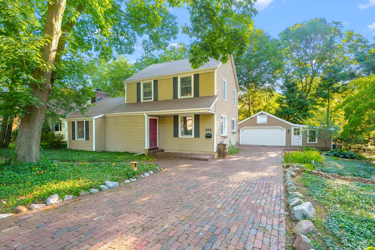 604 Jenks Boulevard - Photo 1