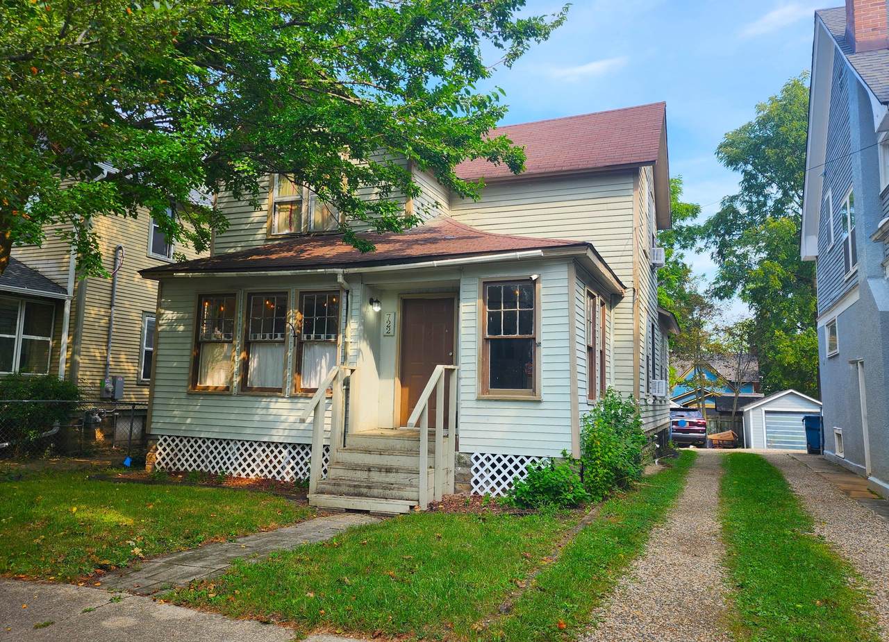 722 Forest Street - Photo 1