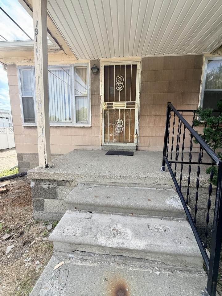 19127 Dwyer Street - Photo 1