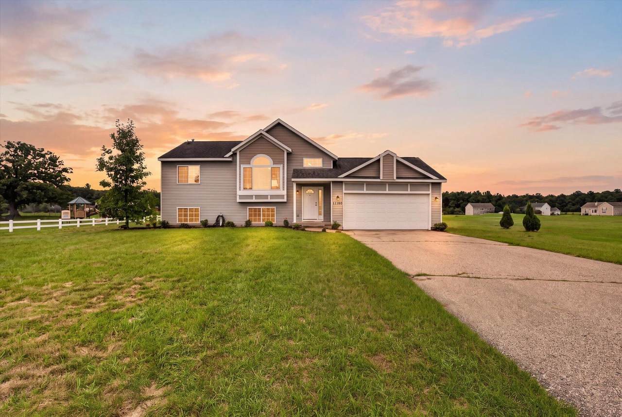 11310 Meadow Wood Circle - Photo 1
