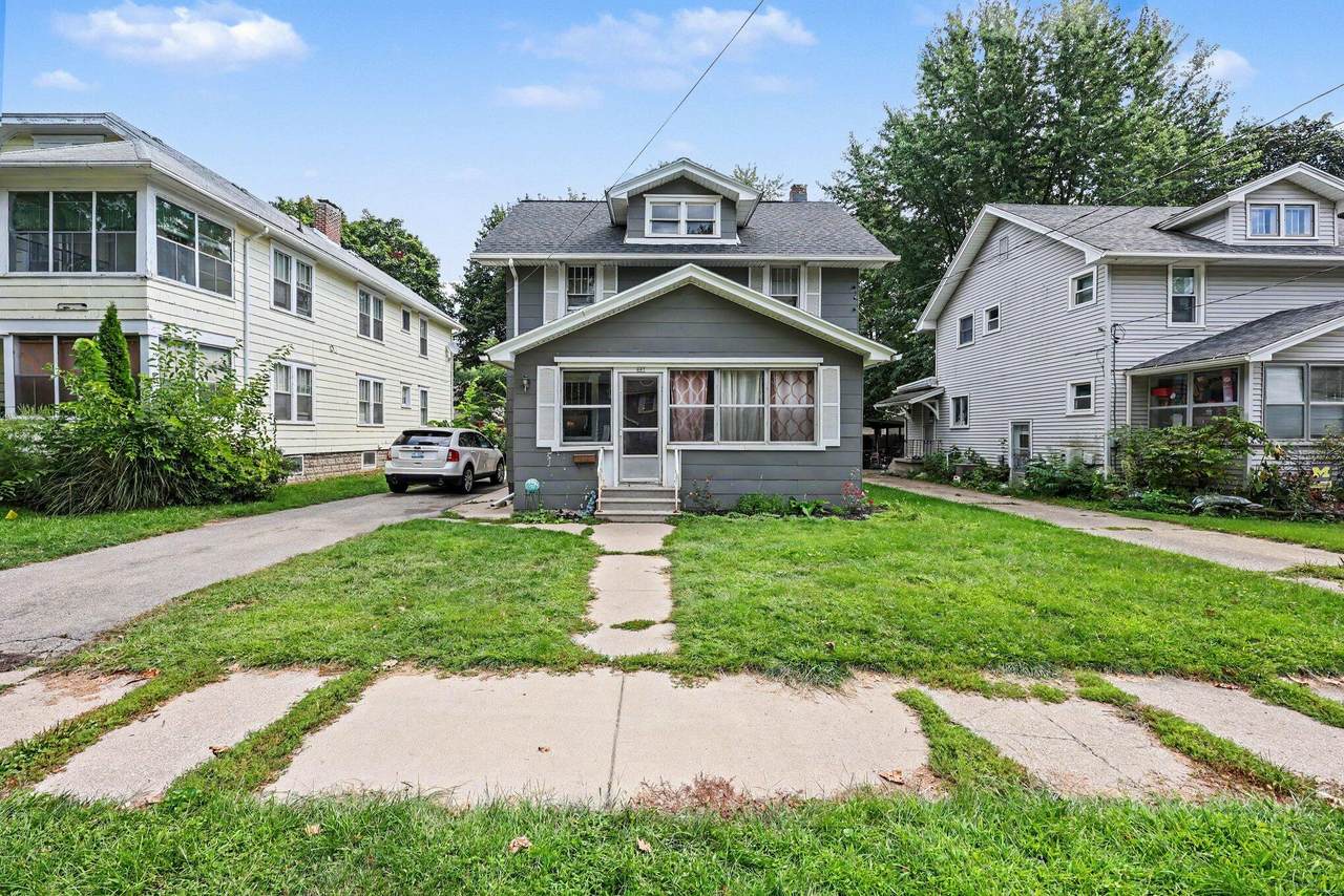 607 Grinnell Street - Photo 1