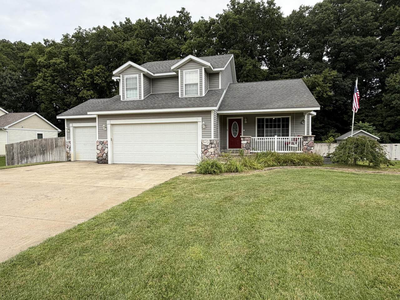 3221 Fairhaven Drive - Photo 1
