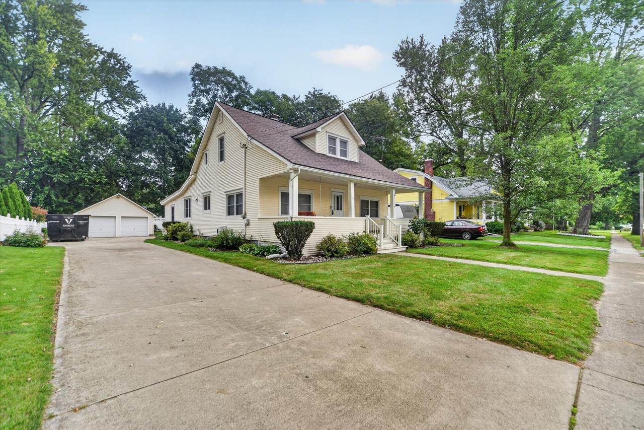 320 Elizabeth Street - Photo 1
