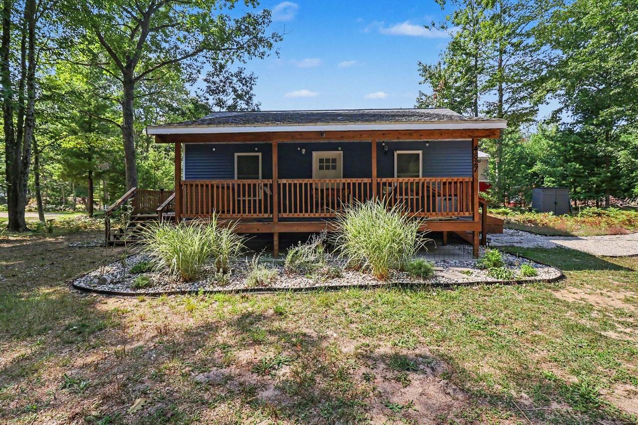 4827 Pine Avenue - Photo 1