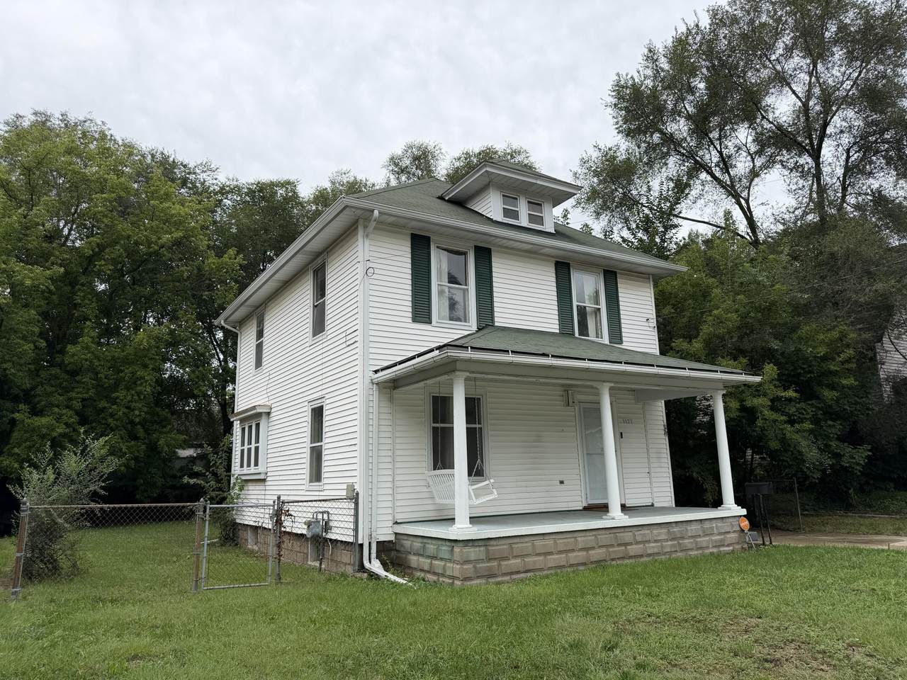 1127 Niagara Avenue - Photo 1
